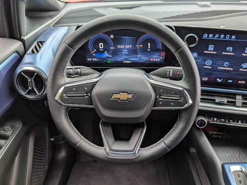 Used 2024 Chevrolet Equinox EV LT FWD image 23