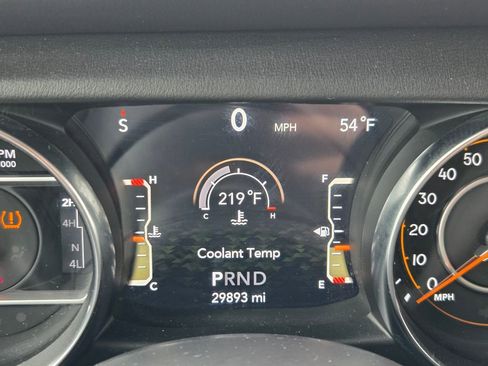 Used 2021 Jeep Wrangler Unlimited Sahara w/ Dual Top Group image 25