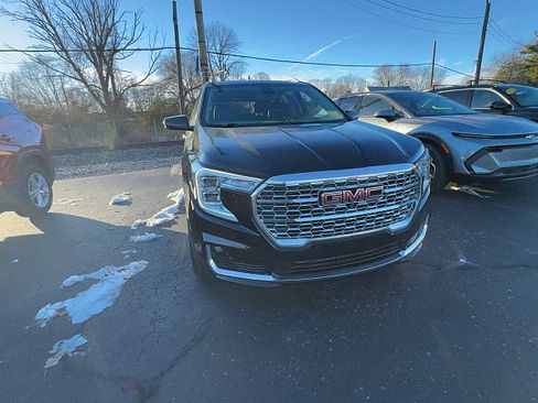 Used 2022 GMC Terrain Denali w/ Denali Premium Package image 8