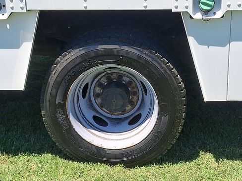 Used 2018 Ford F550 2WD Regular Cab Super Duty image 23