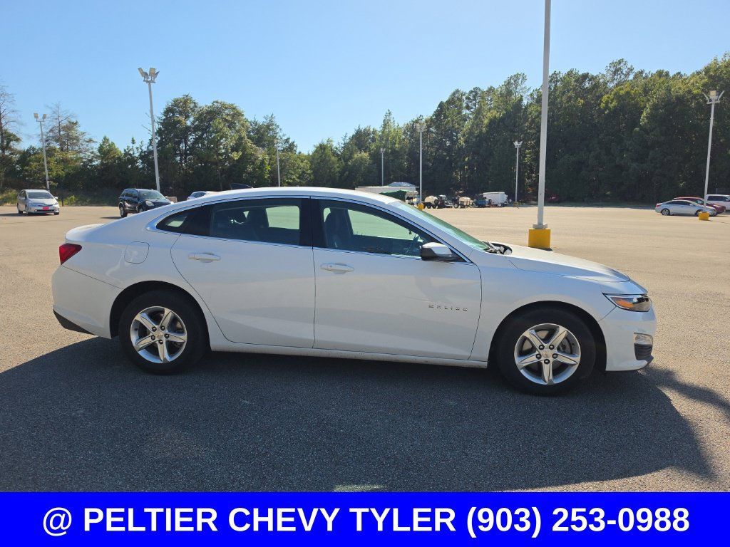 Used 2024 Chevrolet Malibu LS FWD image 9
