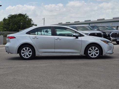Certified 2025 Toyota Corolla LE FWD image 6