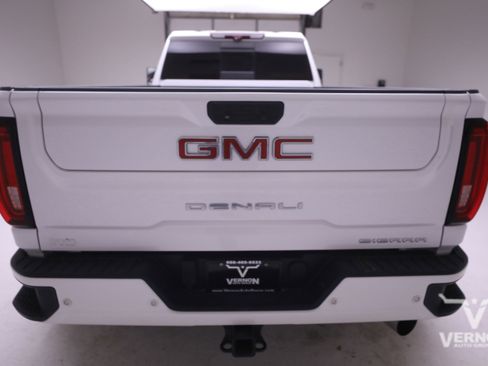 Used 2020 GMC Sierra 3500 Denali w/ Denali Ultimate Package image 3