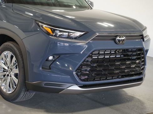 New 2026 Toyota Grand Highlander Platinum image 4