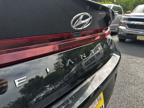 Used 2023 Hyundai Elantra SE FWD image 43