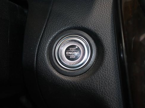 Used 2019 Mercedes-Benz C 300 Sedan image 45