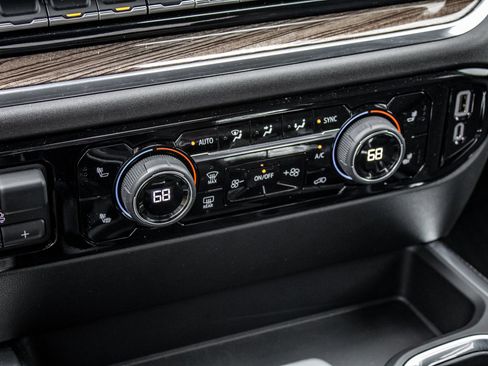 Used 2023 Chevrolet Silverado 1500 RST image 34