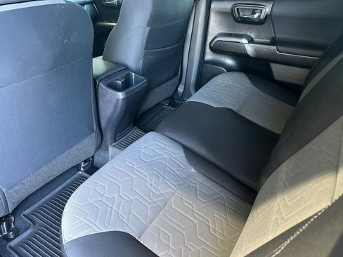 Certified 2022 Toyota Tacoma TRD Off-Road w/ Technology Package RWD image 11