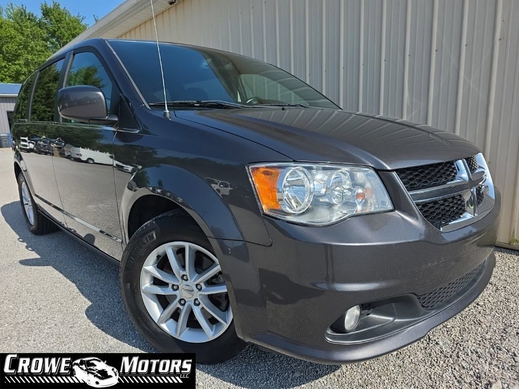 Used 2018 Dodge Grand Caravan SXT w/ Rear Park Assist Package FWD image 1