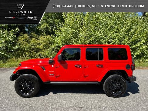 Used 2024 Jeep Wrangler Unlimited Sahara w/ Technology Group AWD/4WD image 1