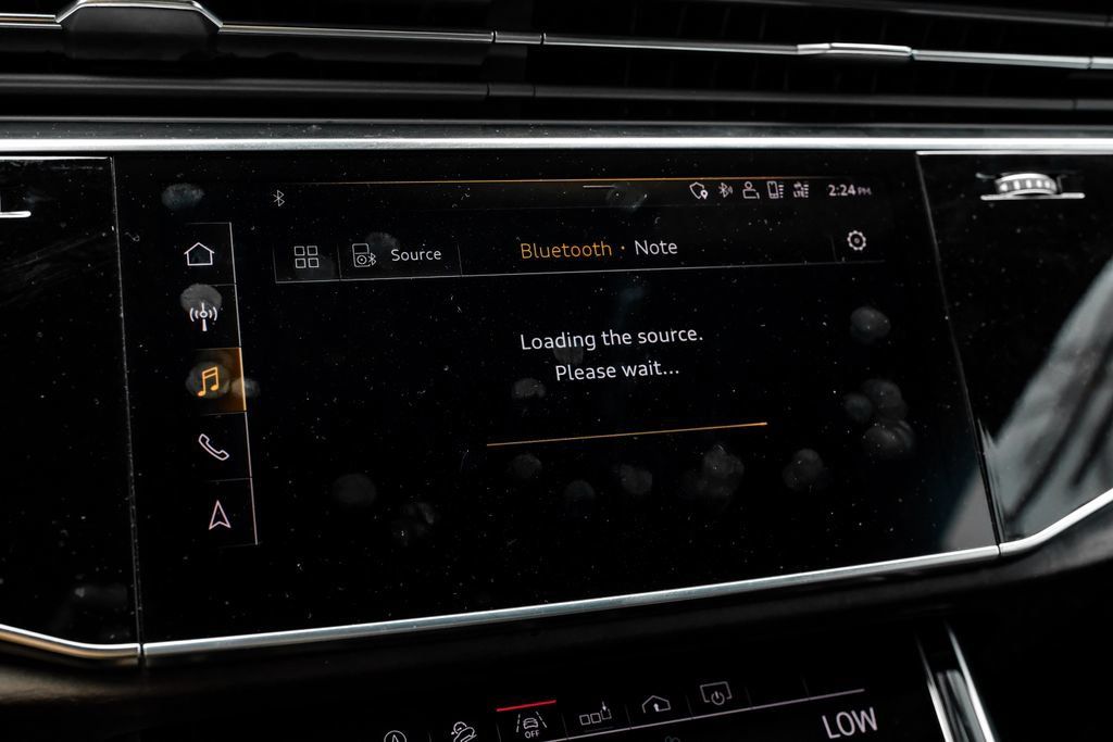 Used 2019 Audi Q8 Premium Plus AWD/4WD image 30