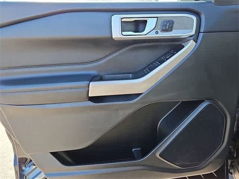 Used 2023 Ford Explorer Limited w/ Equipment Group 301A image 28