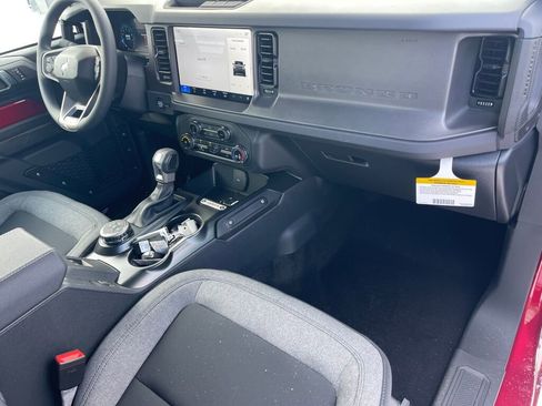 New 2025 Ford Bronco Base image 16