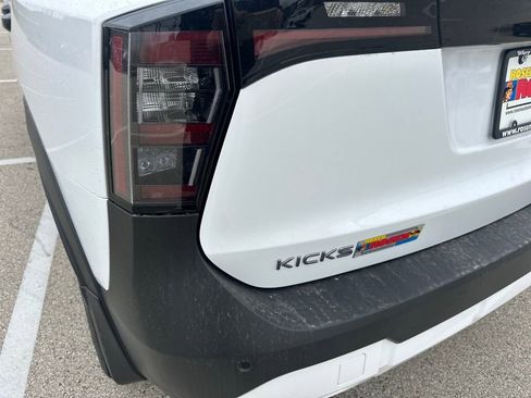 New 2026 Nissan Kicks S image 32