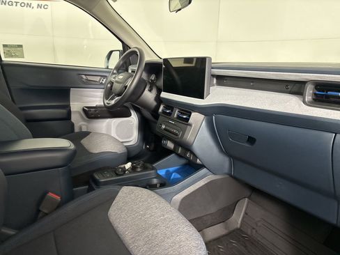 Used 2025 Ford Maverick XLT w/ Equipment Group 302A image 27