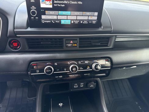 Used 2024 Honda Pilot Touring image 28