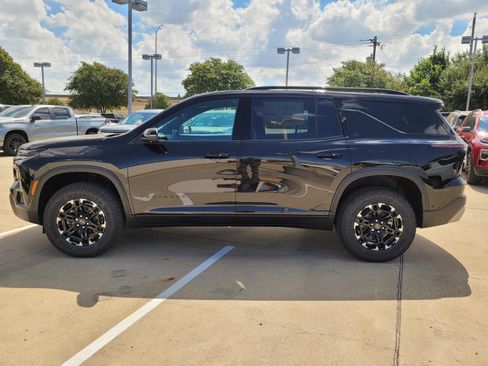 New 2027 Chevrolet Traverse Z71 w/ Enhanced Driving Package AWD/4WD image 2