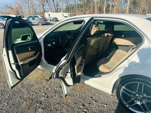 Used 2010 Mercedes-Benz E 350 Sedan image 16