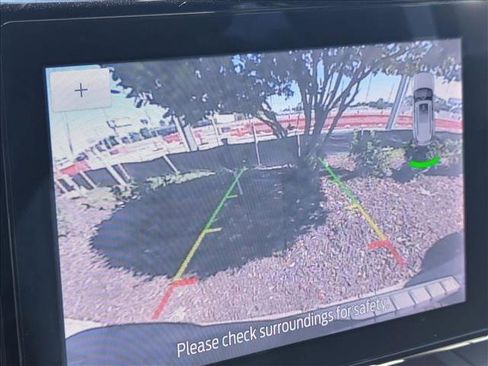 Used 2021 Ford Explorer XLT image 12