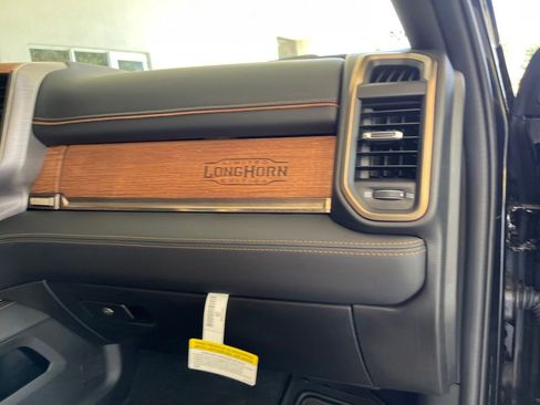 New 2024 RAM 2500 Limited image 28