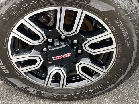 Used 2022 GMC Sierra 2500 AT4 w/ AT4 Preferred Package image 29