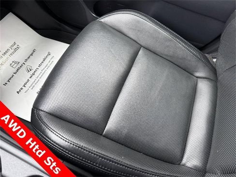 Used 2023 Toyota Crown XLE image 27