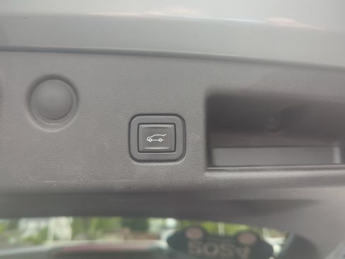 Certified 2024 Chevrolet Equinox RS FWD image 18