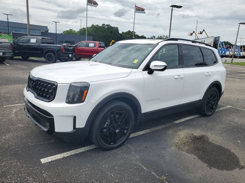 Used 2025 Kia Telluride SX X-Line AWD/4WD image 2