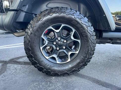 Used 2023 Jeep Wrangler Unlimited Rubicon w/ Cold Weather Group AWD/4WD image 32
