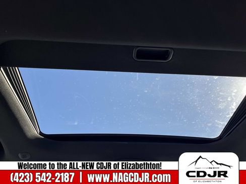 New 2025 Jeep Grand Cherokee Altitude image 16