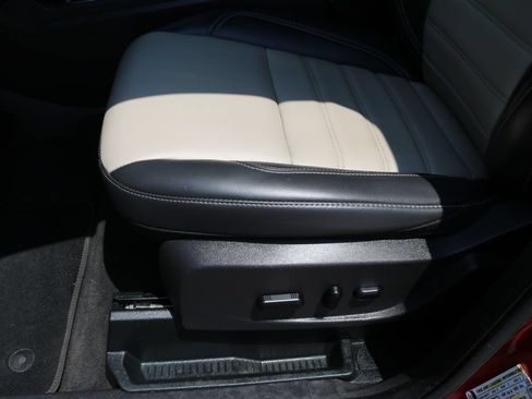 Used 2019 Ford Escape SEL FWD image 12