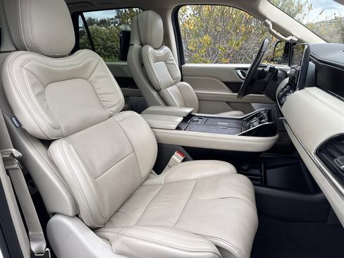 Used 2019 Lincoln Navigator L Reserve w/ Cargo Package image 17