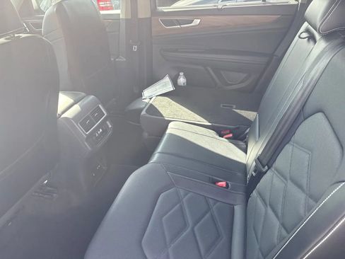 Used 2024 Volkswagen Atlas SE AWD/4WD image 5
