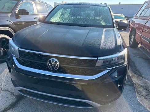 Used 2022 Volkswagen Taos S FWD image 8