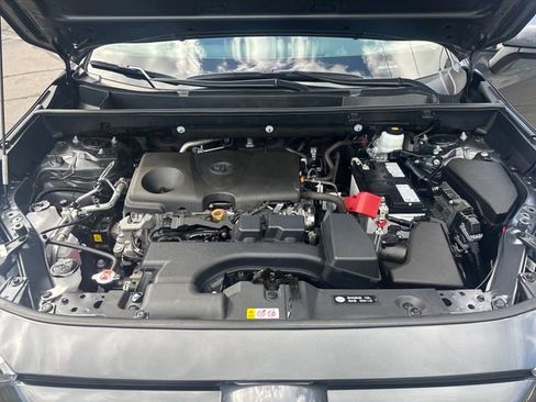 Used 2025 Toyota RAV4 XLE AWD/4WD image 44