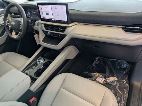 New 2026 Ford Explorer Active w/ Active Comfort Package image 22