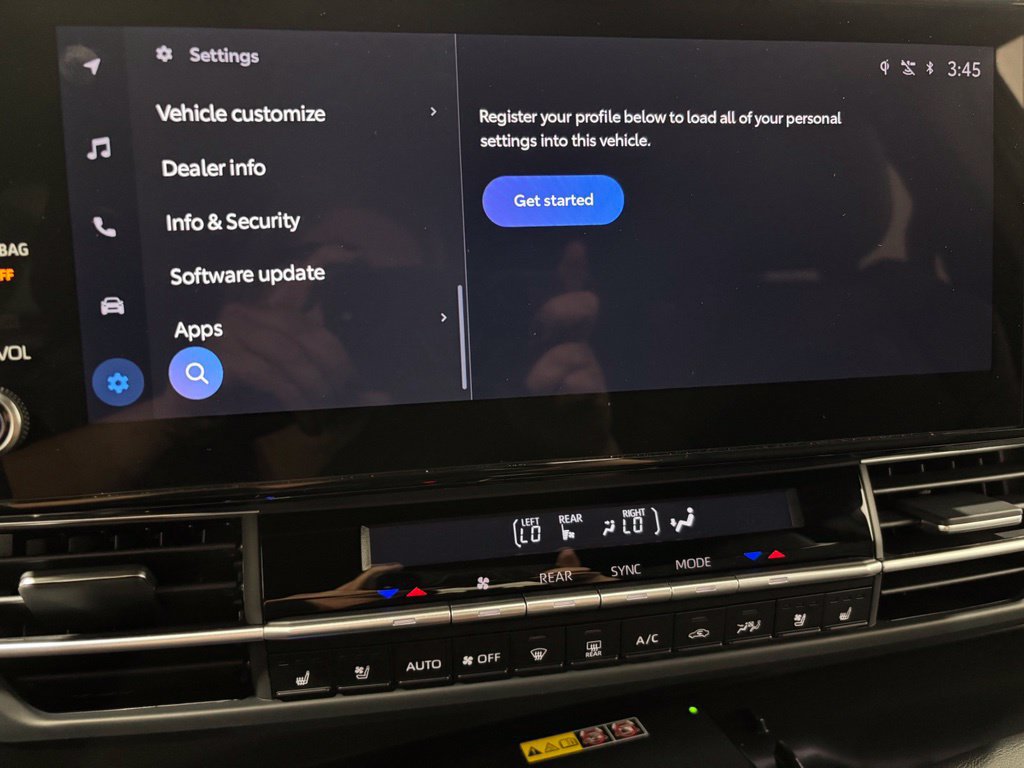 Used 2026 Toyota Sienna Limited FWD image 38