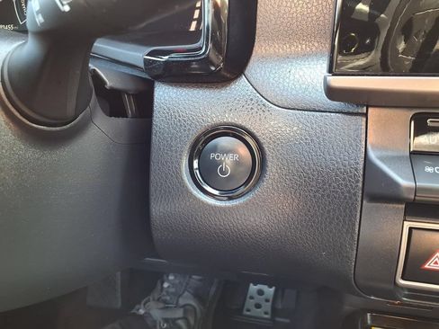 Used 2025 Toyota Camry SE FWD image 10