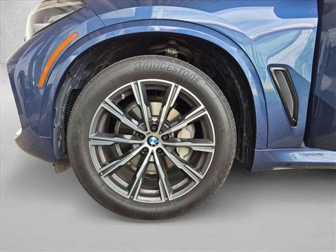 Used 2022 BMW X5 xDrive40i w/ M Sport Package AWD/4WD image 13