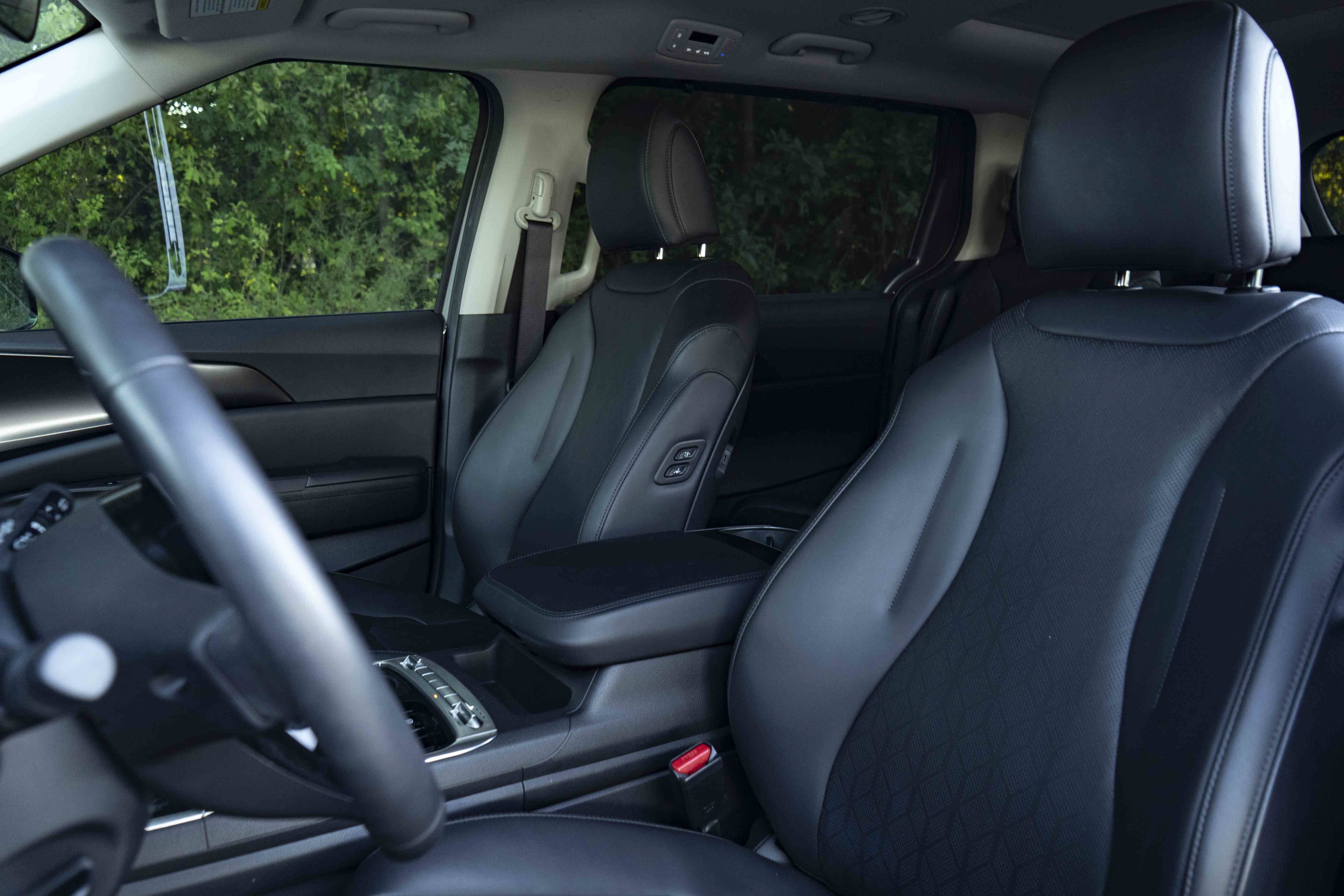 Used 2026 Kia Carnival SX w/ SX Dark Edition Package FWD image 17