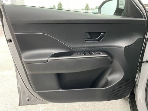 Used 2025 Hyundai Kona SEL image 20