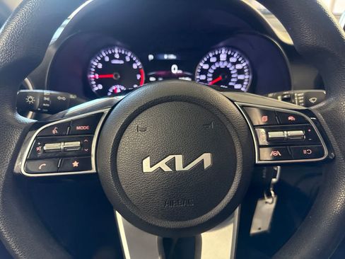 Used 2022 Kia Forte LXS w/ LXS Technology Package FWD image 20