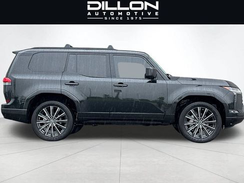 Used 2025 Lexus GX 550 w/ Cold Area Package AWD/4WD image 3