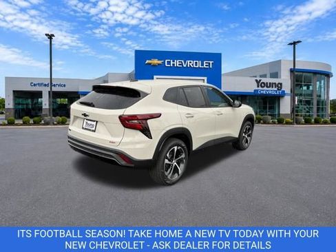 New 2026 Chevrolet Trax RS w/ Sunroof Package FWD image 7