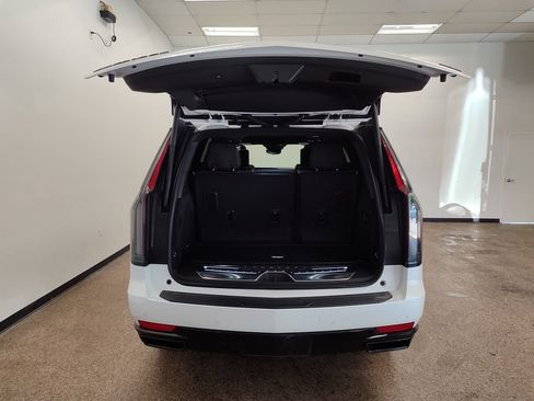 Used 2023 Cadillac Escalade Sport Platinum w/ LPO, ONYX Package AWD/4WD image 5