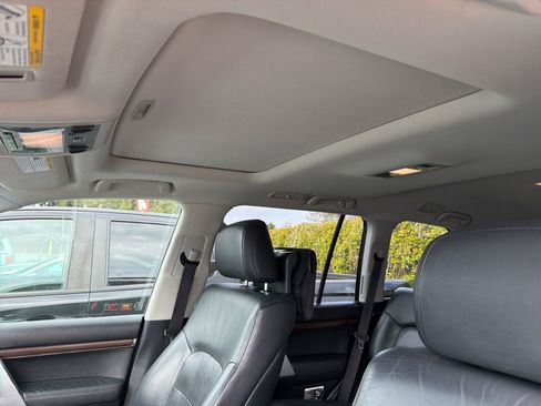 Used 2017 Toyota Land Cruiser image 8