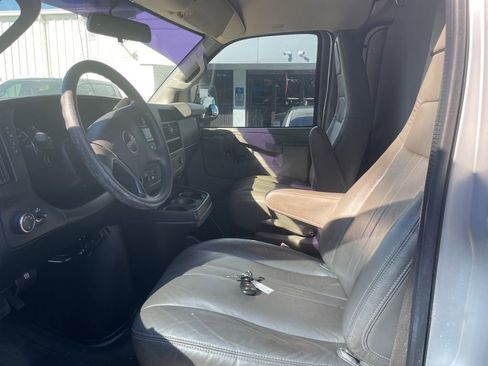 Used 2016 GMC Savana 2500 Extended image 9