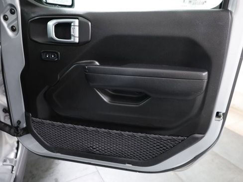 Used 2023 Jeep Wrangler Unlimited AWD/4WD image 20