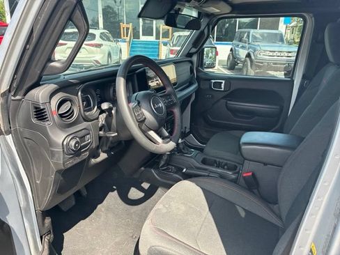 Used 2024 Jeep Wrangler Unlimited Rubicon AWD/4WD image 77
