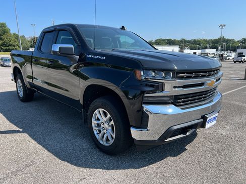 Used 2019 Chevrolet Silverado 1500 LT w/ All-Star Edition AWD/4WD image 3